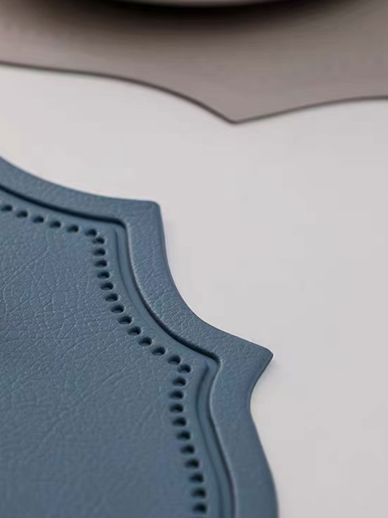 Leather Placemat Ins Style Din - Leatherwork Desk recension och pris